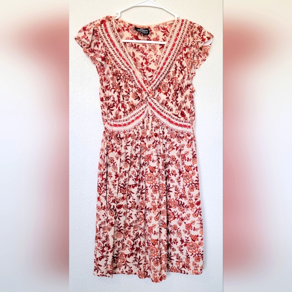 Angie women's short sleeve floral mini dress. Size medium